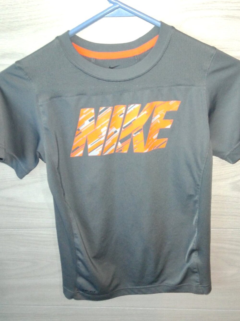 Nike T-Shirt Boy's Size Medium Dri-Fit Gray, Orange Short Sleeves Polyester